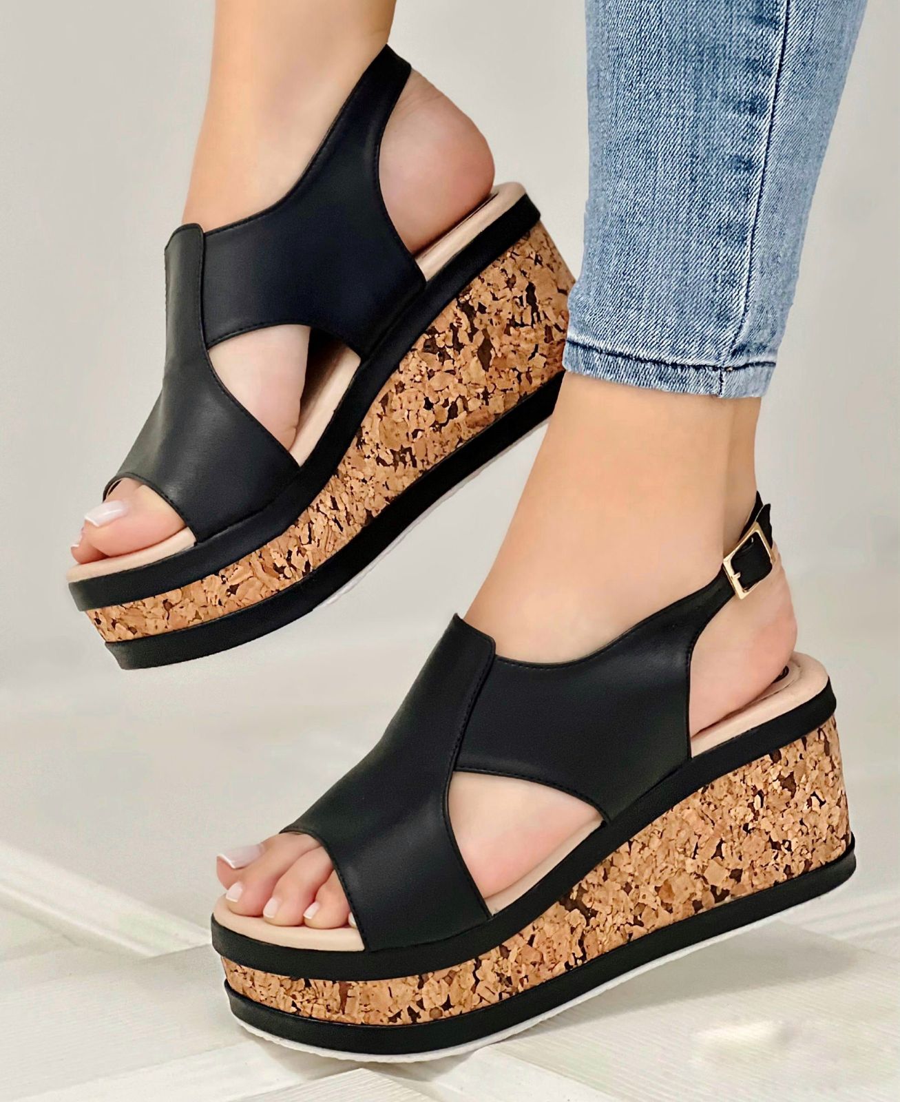 CALZADO DAMA ULTRALIVIANA PLATAFORMA