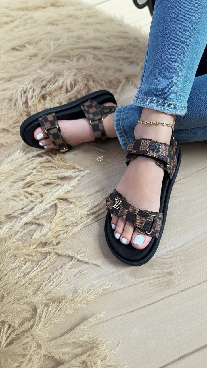 Sandalia LV con talon