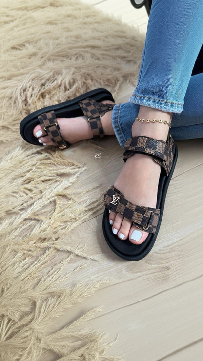 Sandalia LV con talon